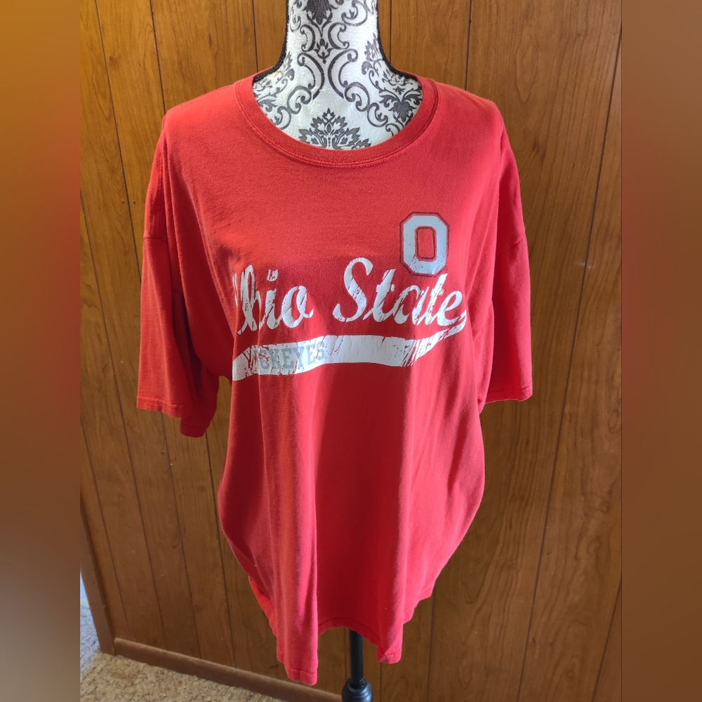 Gildan Red Crewneck T‑Shirt with Blue Label